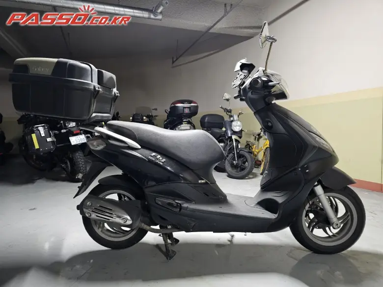 Piaggio Fly 125