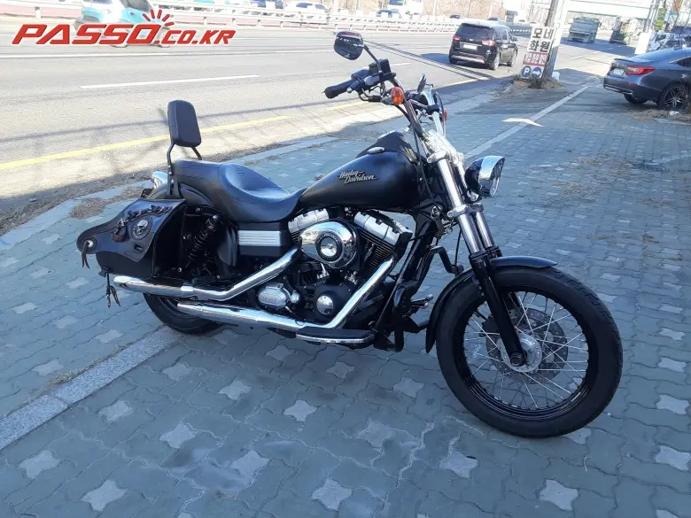 Harley-Davidson Dyna Street Bob