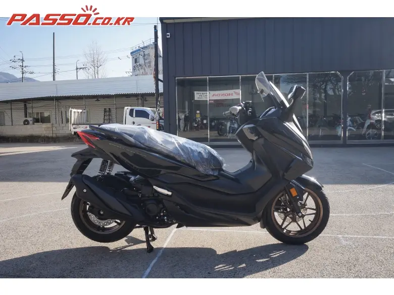 Honda Forza 350