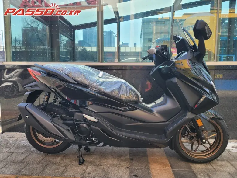 Honda Forza 350
