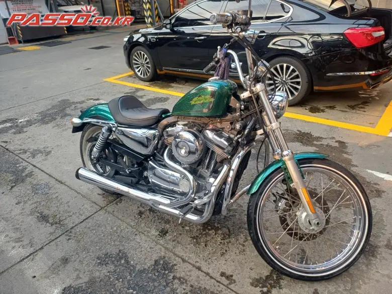 Harley-Davidson Seventy Two