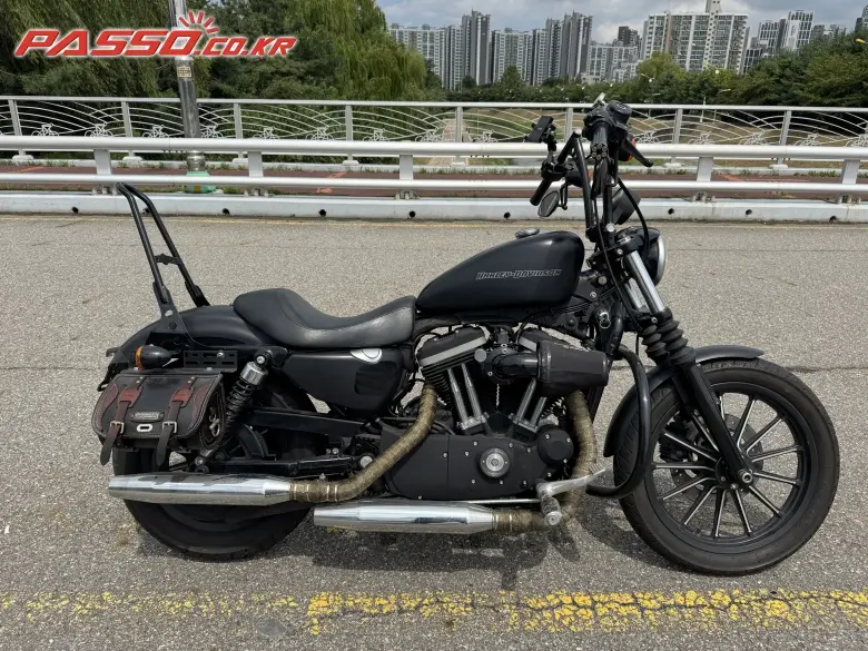 Harley-Davidson 883