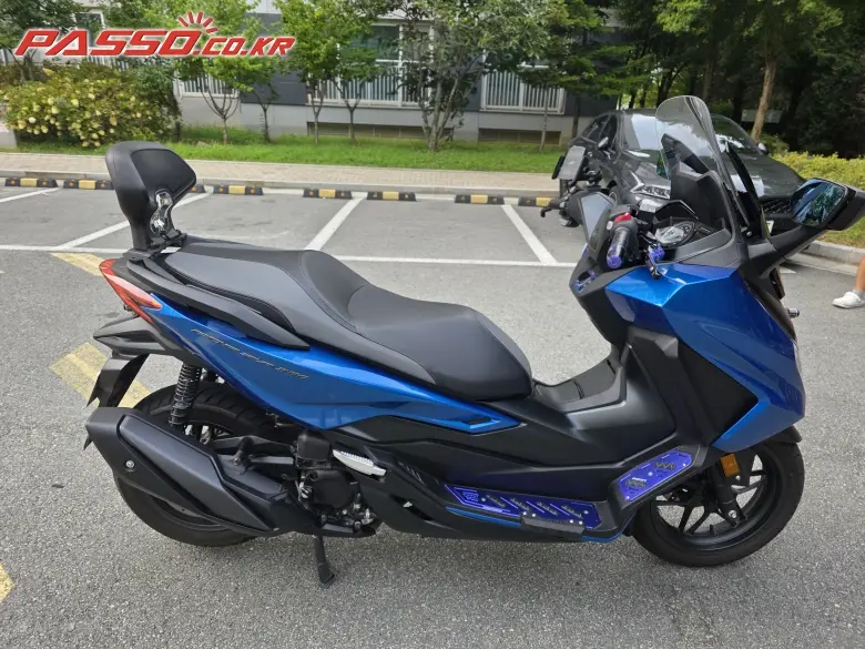 Honda Forza 300
