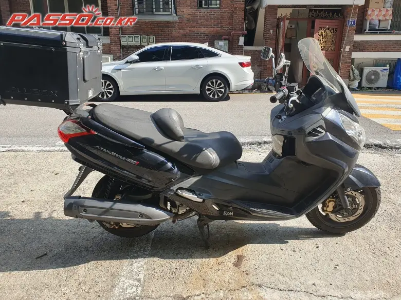 SYM Maxim 400 i