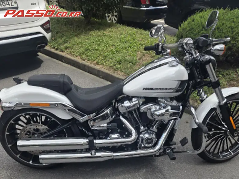 Harley-Davidson Breakout