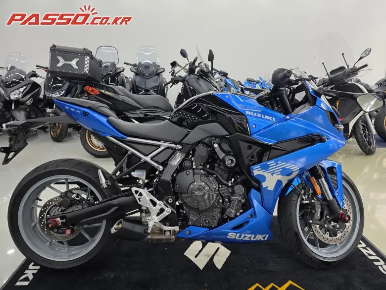 Suzuki GSX 8 R