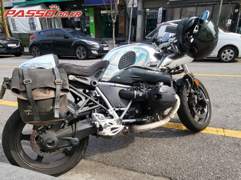 BMW R Nine T Racer