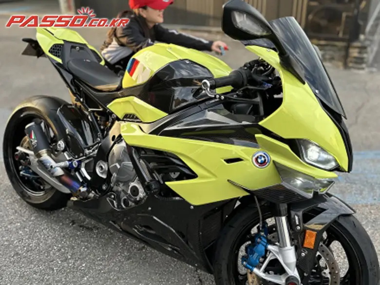 BMW M 1000 RR