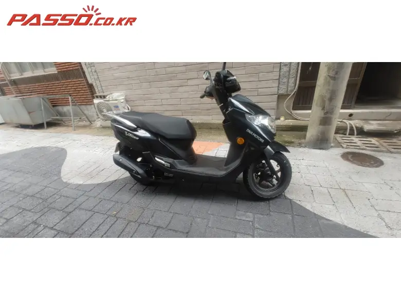 DNA Motors / Daelim VA 125