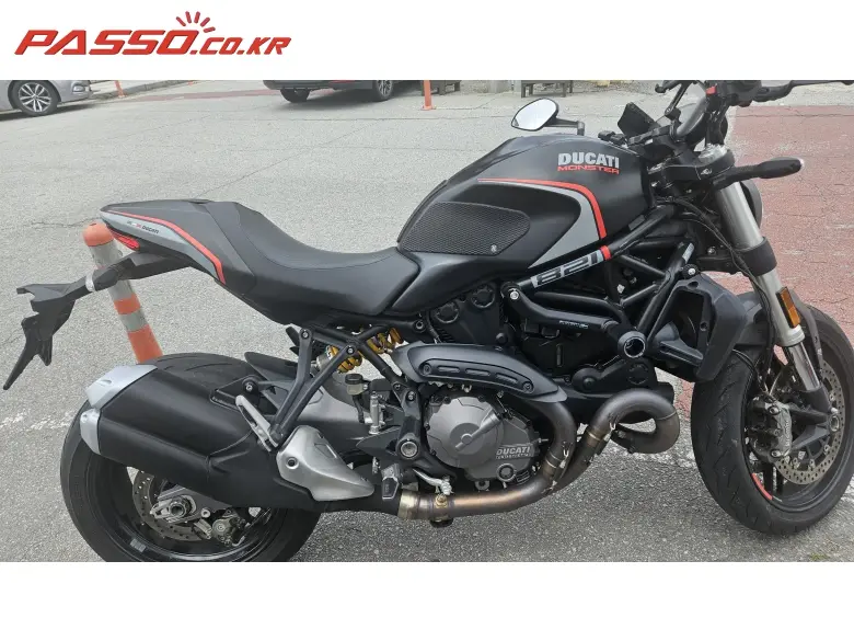 Ducati Monster 821 Stealth
