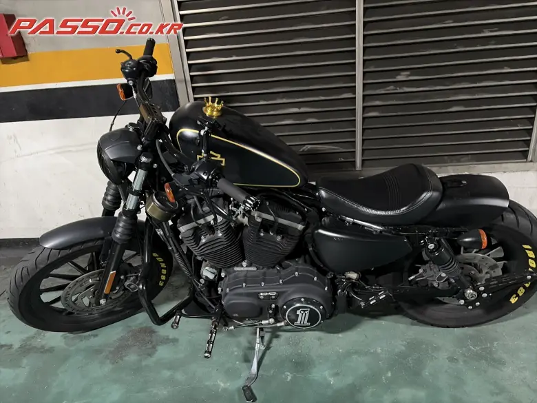 Harley-Davidson 883
