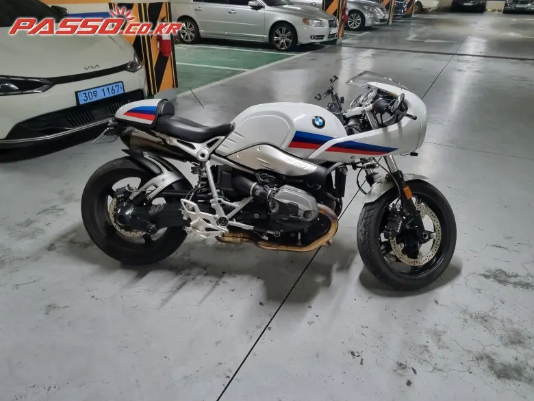 BMW R Nine T Racer