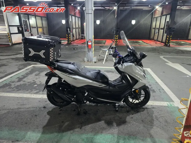 Honda Forza 350