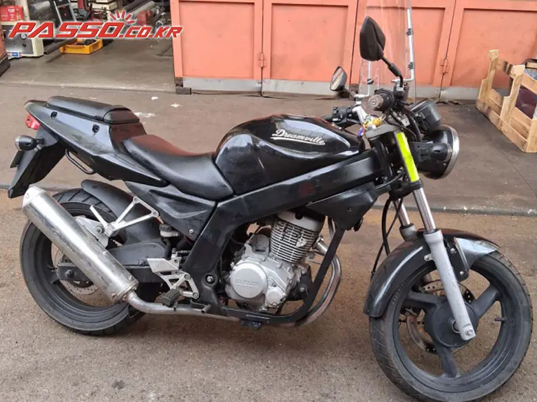 DNA Motors / Daelim Roadwin 125