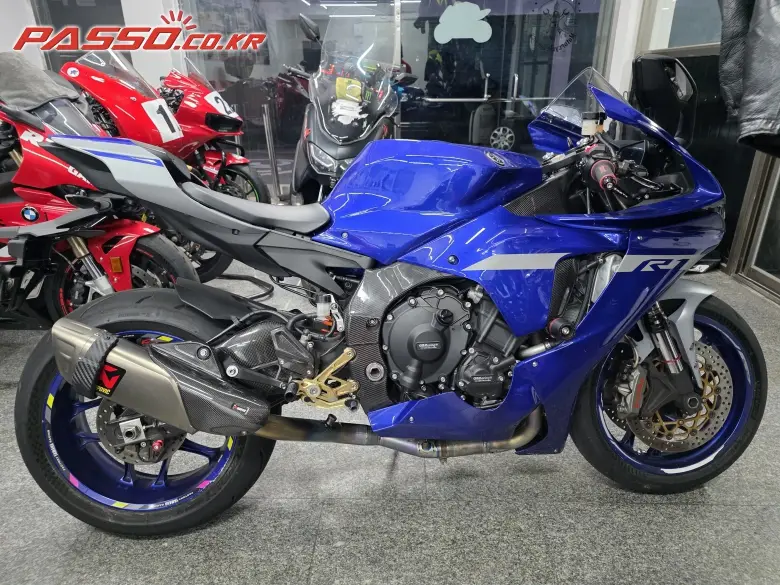 Yamaha YZF R1