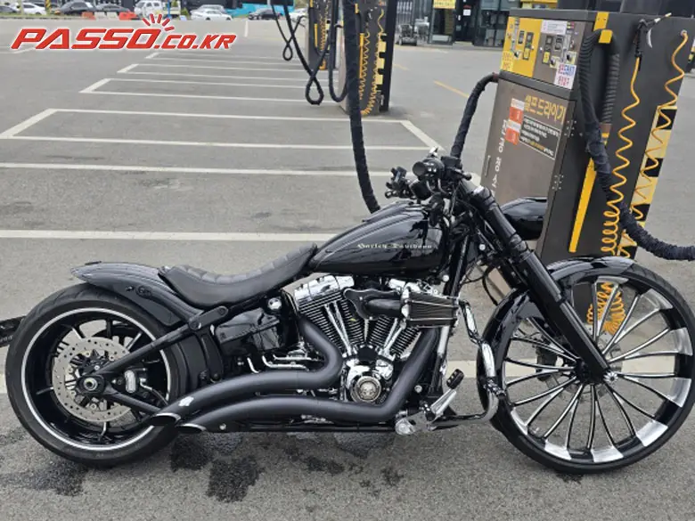 Harley-Davidson Breakout