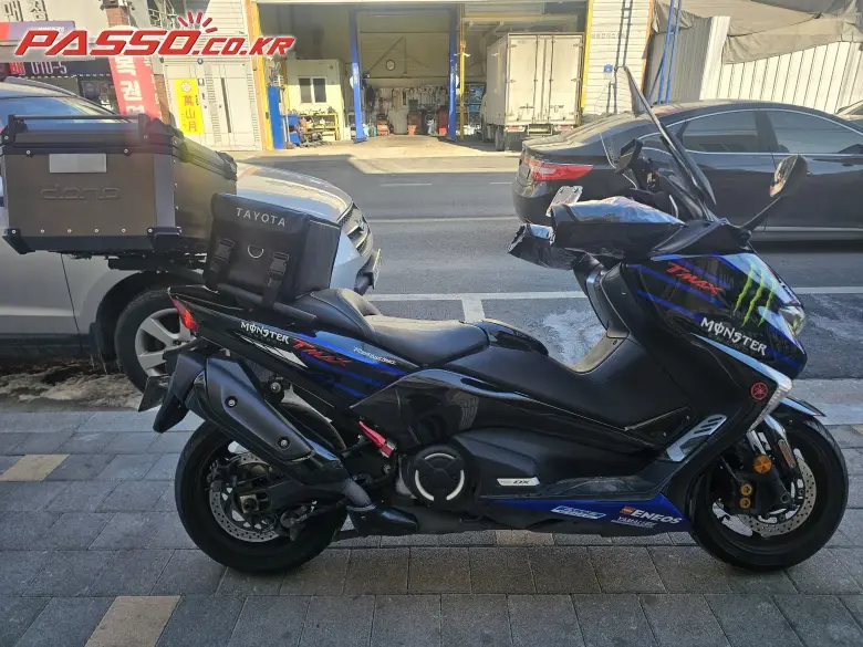 Yamaha TMAX DX