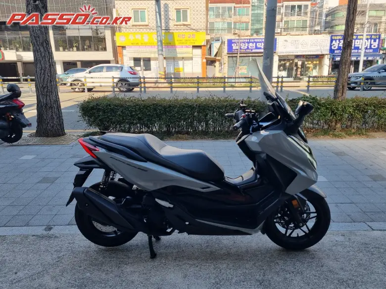 Honda Forza 350
