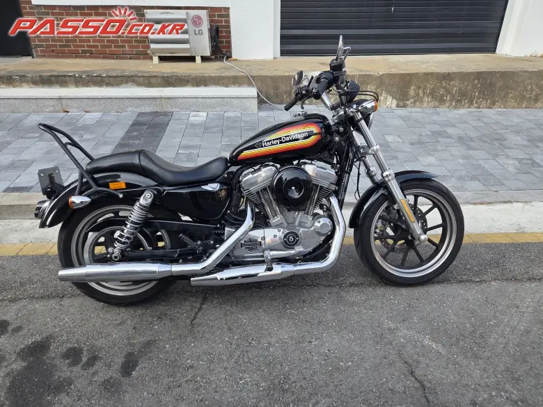 Harley-Davidson 883 SuperLow