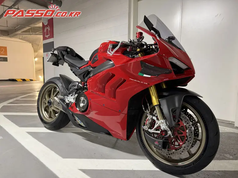 Ducati Panigale V4 S