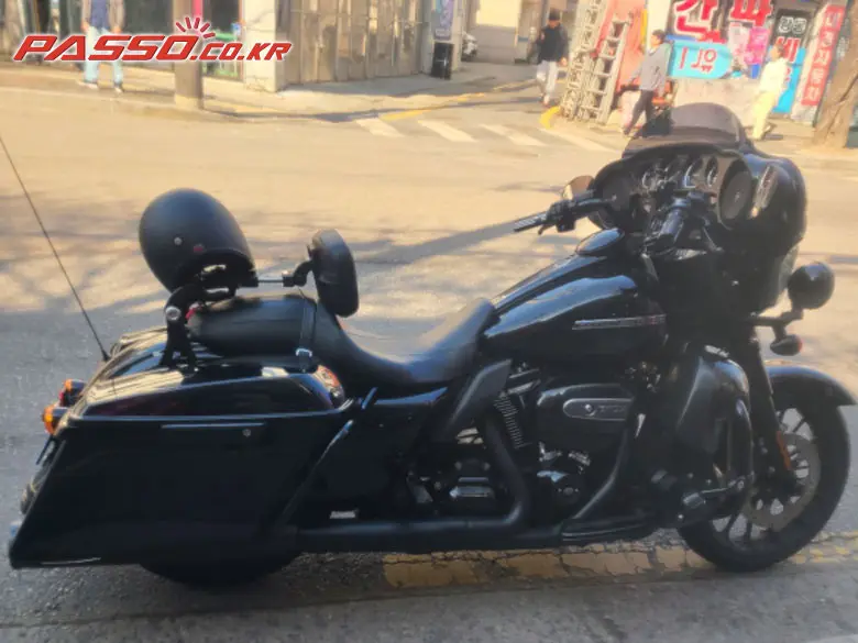 Harley-Davidson Street Glide Special