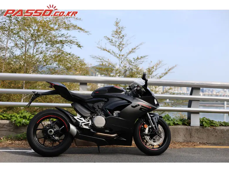 Ducati Panigale V2
