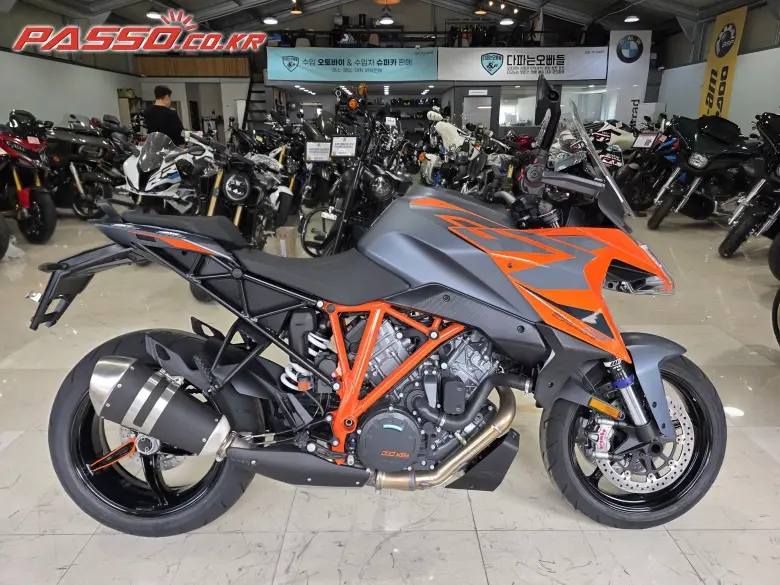 KTM 1290 Super Duke GT