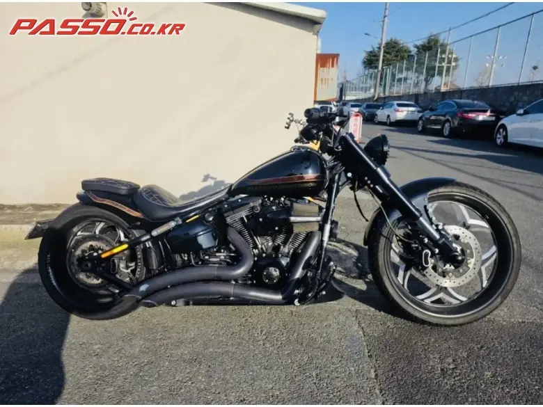 Harley-Davidson CVO Breakout