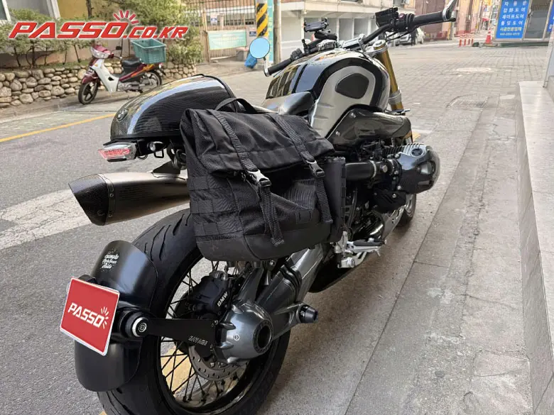BMW R Nine T