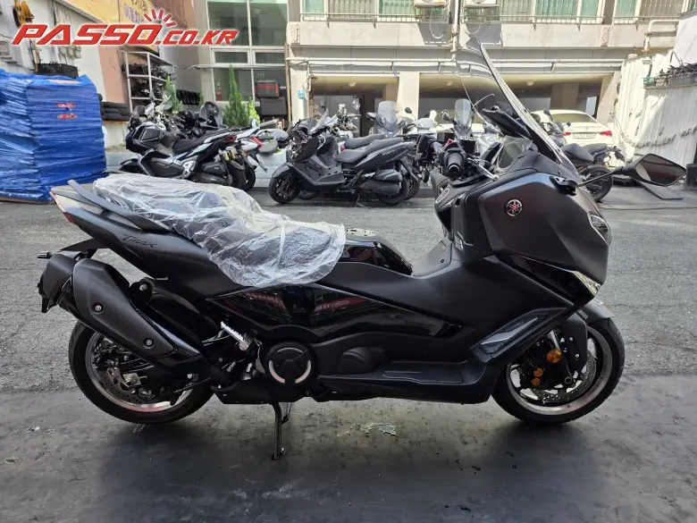 Yamaha TMAX 560