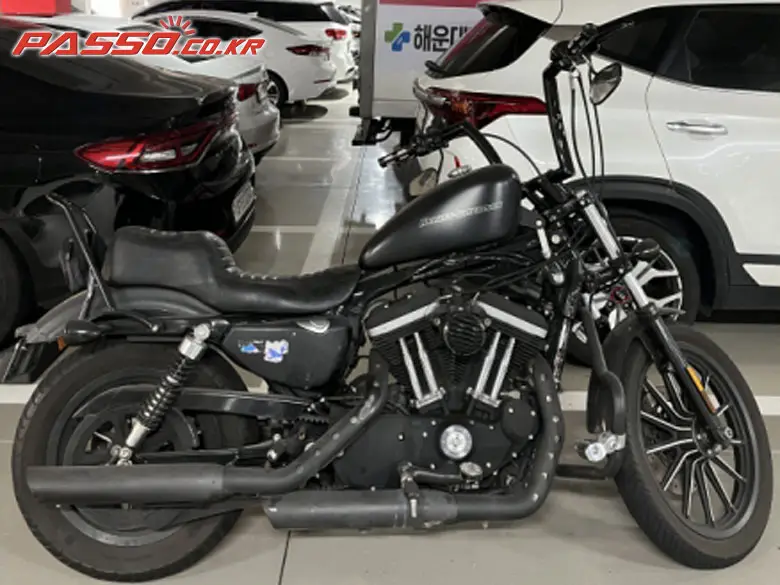 Harley-Davidson 883
