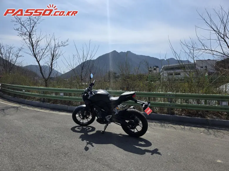 Honda CB 300 R