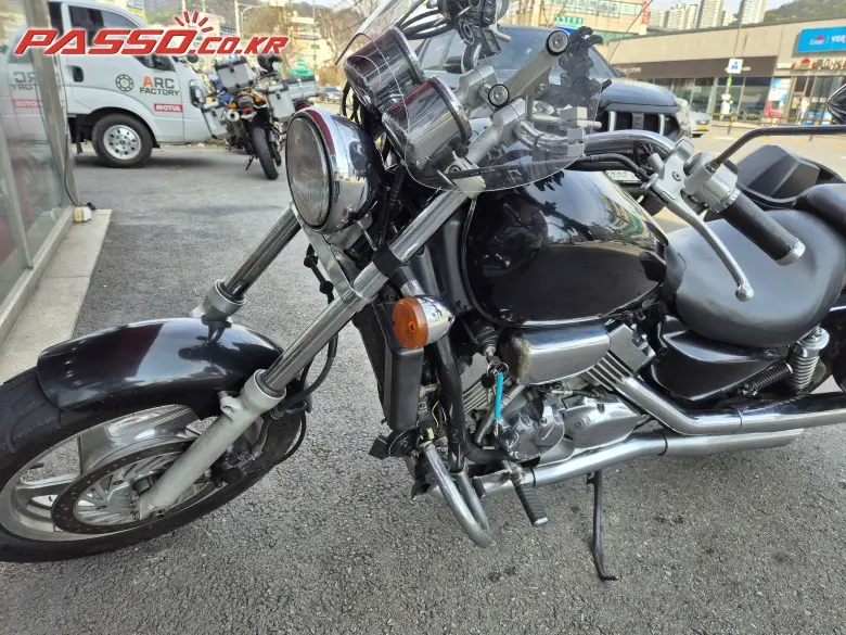 Honda Magna 750