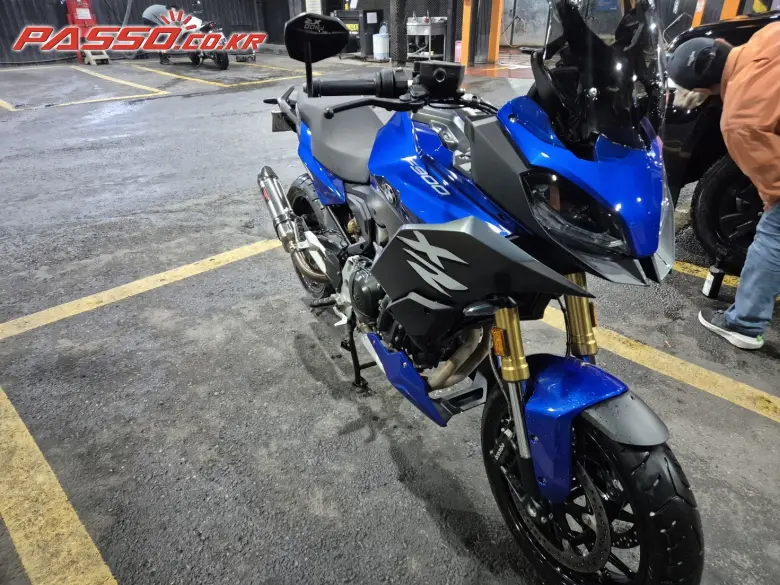 BMW F 900 XR