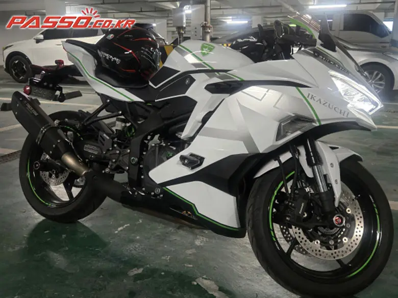 Kawasaki Ninja ZX 4 RR