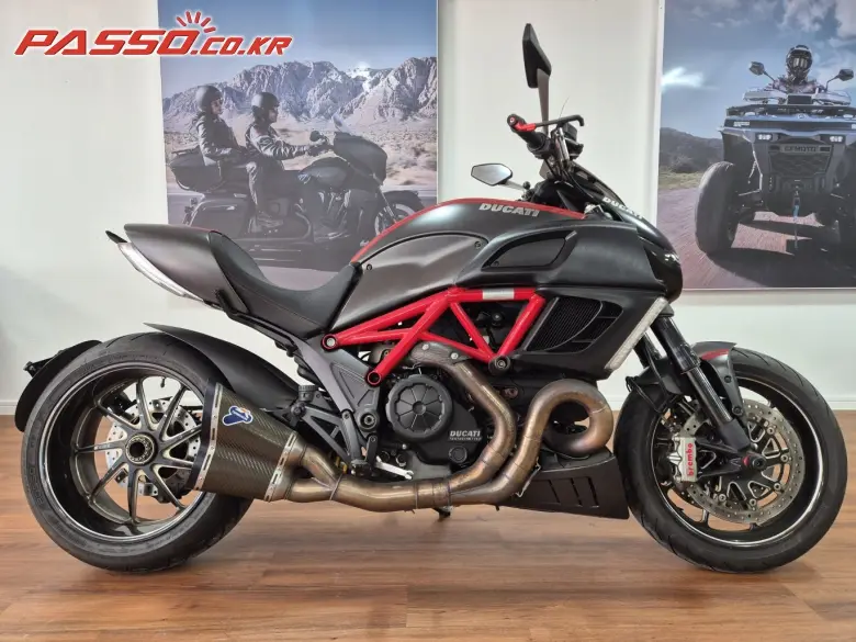 Ducati Diavel Carbon
