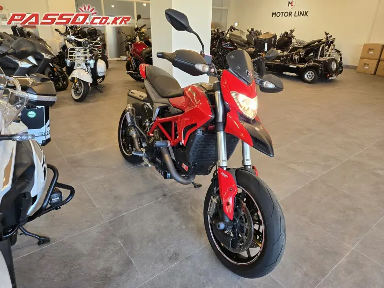 Ducati Hypermotard 821