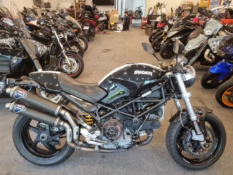 Ducati Monster S2R 1000