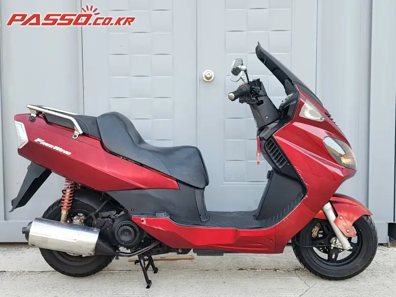 DNA Motors / Daelim Freewing 125