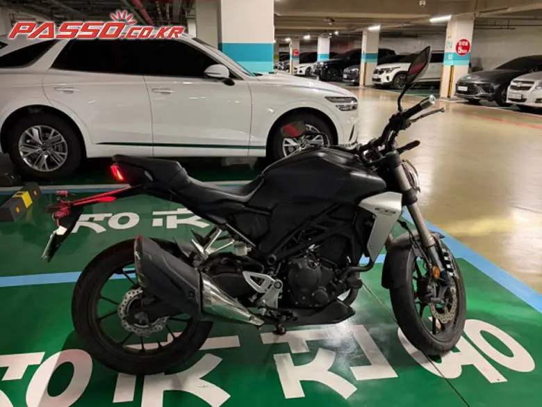 Honda CB 300 R