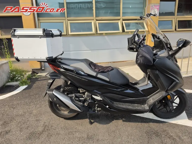 Honda Forza 350