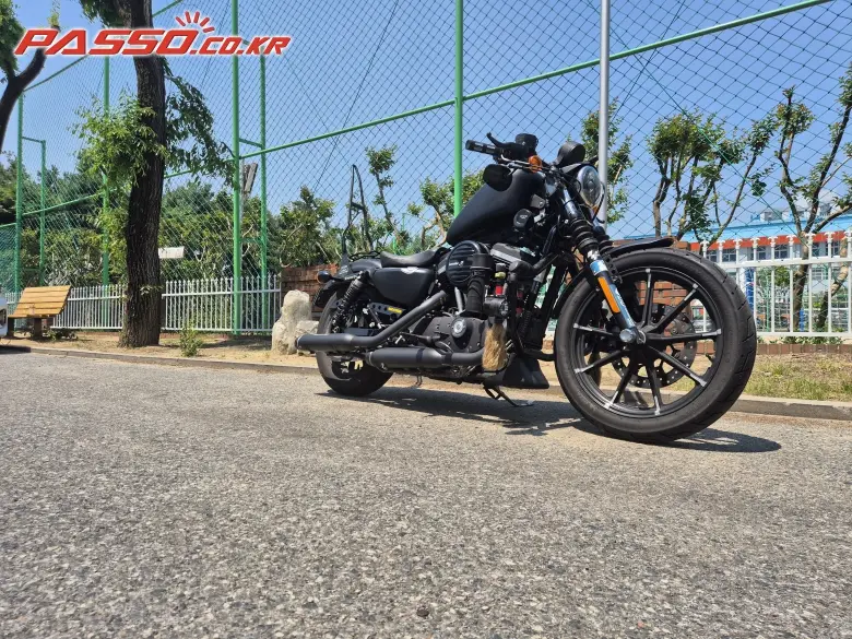 Harley-Davidson 883 Custom