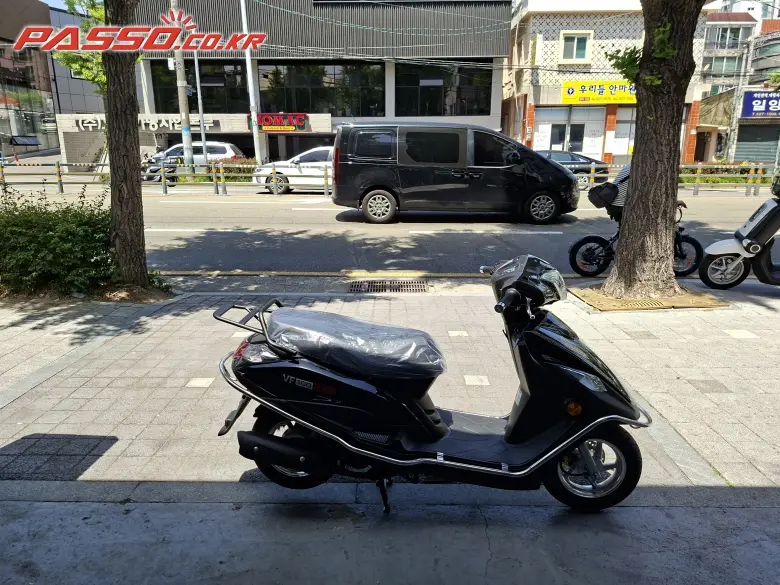 DNA Motors / Daelim VF 100 R
