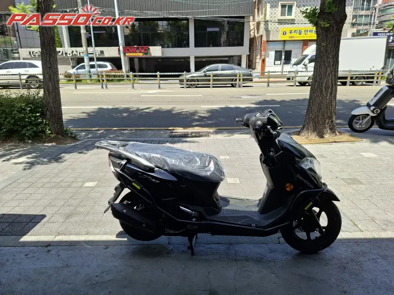 DNA Motors / Daelim VX 125