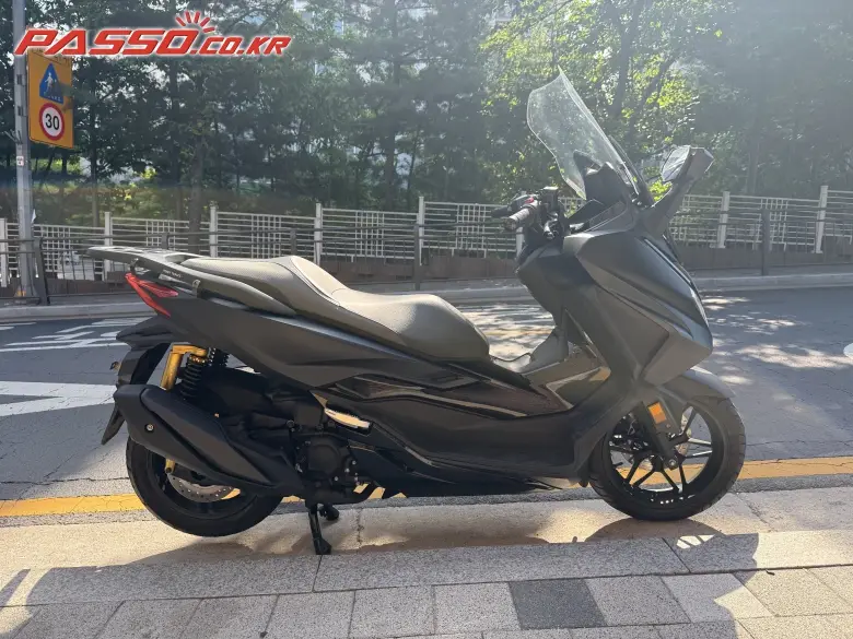 Honda Forza 350