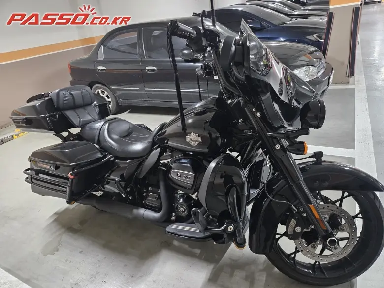Harley-Davidson Street Glide Special