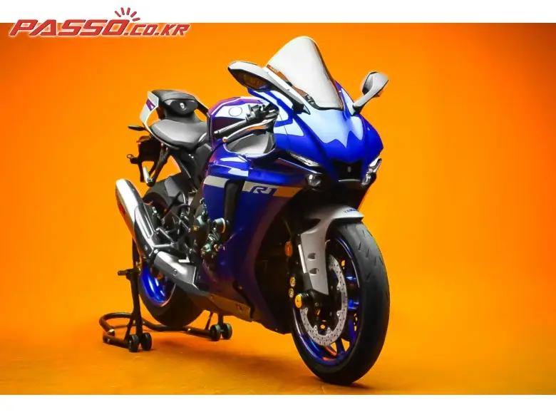 Yamaha YZF R1