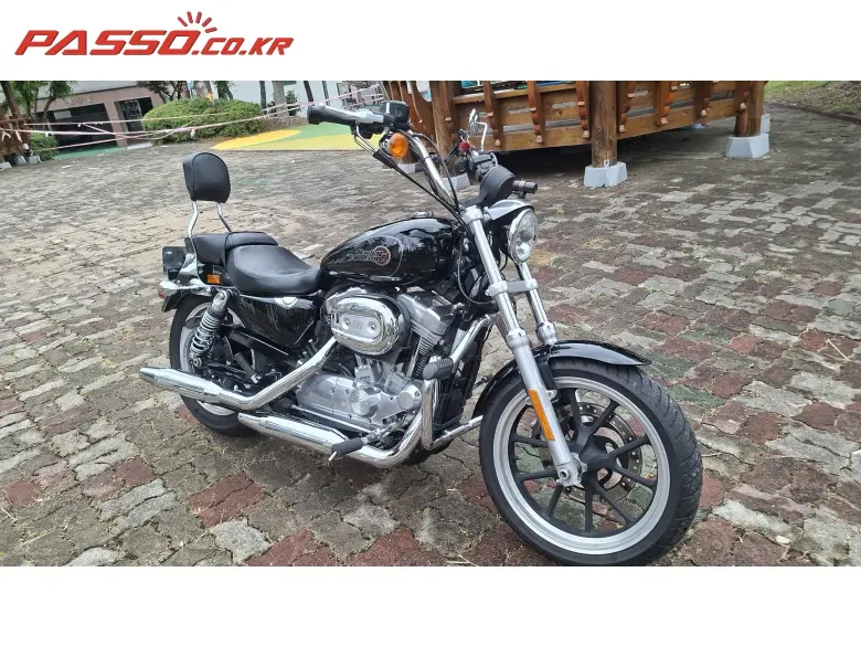 Harley-Davidson 883 SuperLow