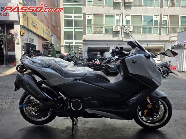 Yamaha TMAX 560