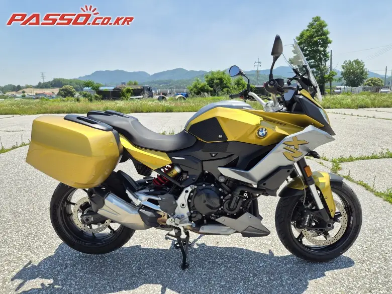 BMW F 900 XR